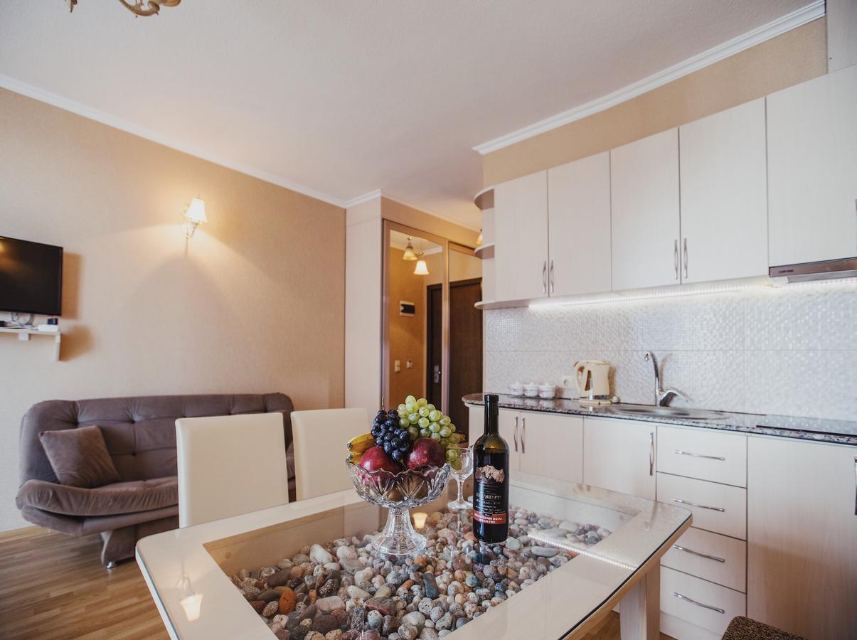 Tina'S Apartments With Panoramic Sea View باتومي المظهر الخارجي الصورة